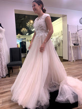 Load image into Gallery viewer, Allure Bridals &#39;M677&#39; wedding dress size-06 NEW
