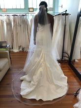 Load image into Gallery viewer, Antonio Gual &#39;Erin (Custom) &#39; wedding dress size-12 NEW

