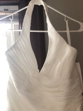 Load image into Gallery viewer, David&#39;s Bridal &#39;Halter&#39; size 16 new wedding dress front view close up
