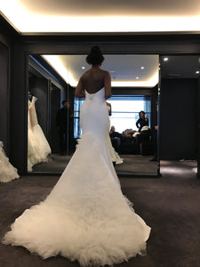 Vera Wang '111817' wedding dress size-06 PREOWNED