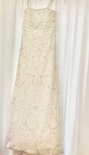 Load image into Gallery viewer, Michelle Roth &#39;133X&#39; wedding dress size-06 PREOWNED
