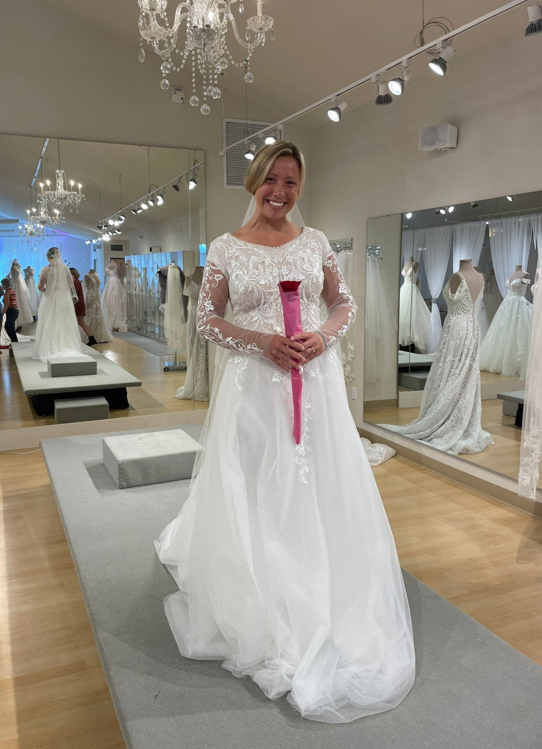 Monica Loretti '8167' wedding dress size-08 NEW