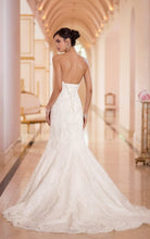 Load image into Gallery viewer, Stella York &#39;5840&#39; size 14 new wedding dress back view on model

