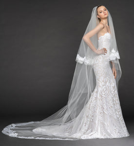 Hayley Paige 'Safyr' size 8 new wedding dress side view on model