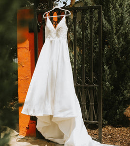Allure Romance '3360' wedding dress size-14 PREOWNED