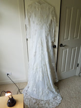 Load image into Gallery viewer, Miss Philippines &#39;Padme Queen Amidala&#39; size 2 used wedding dress back view on hanger
