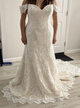 Load image into Gallery viewer, Sparkle Bridal Couture &#39;Sparkle Bridal Couture&#39; wedding dress size-14 NEW
