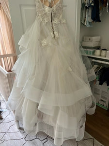 Monique Lhuillier 'BL1518' wedding dress size-06 PREOWNED
