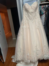 Load image into Gallery viewer, Jewel &#39;7V3836&#39; wedding dress size-10 NEW
