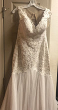Load image into Gallery viewer, Galina Signature &#39;SWG723&#39; wedding dress size-12 NEW
