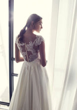 Load image into Gallery viewer, Riki Dalal &#39;Camil&#39; size 4 used wedding dress back view on model
