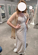 Load image into Gallery viewer, David&#39;s Bridal &#39;GALINA WG3948&#39; wedding dress size-14 NEW
