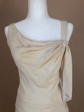 Load image into Gallery viewer, Christiana Couture &#39;Saskia&#39; size 2 used wedding dress front view on mannequin
