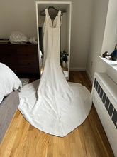 Load image into Gallery viewer, Ines Di Santo &#39;Heart&#39; wedding dress size-00 PREOWNED
