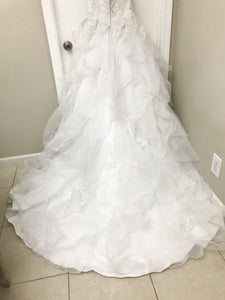 Alfred Angelo 'Sapphire' size 4 sample wedding dress back view of dress