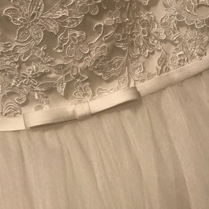 Alfred Angelo '2595' size 16 new wedding dress close up of fabric