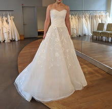 Load image into Gallery viewer, Carolina Herrera &#39;Anouk&#39; wedding dress size-02 PREOWNED
