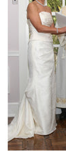 Load image into Gallery viewer, Demetrios &#39;unknown&#39; wedding dress size-10 PREOWNED
