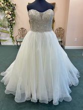 Load image into Gallery viewer, Casablanca &#39;Style 2379 Chelsi&#39; wedding dress size-20 NEW
