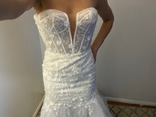 Load image into Gallery viewer, Calla Blanche &#39;Teresa&#39; wedding dress size-06 NEW

