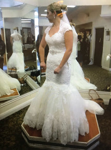 Maggie Sottero 'Elliana - 22843' wedding dress size-12 PREOWNED