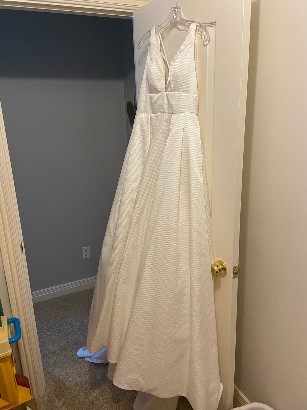 Essense of Australia 'I am not sure ' wedding dress size-08 NEW