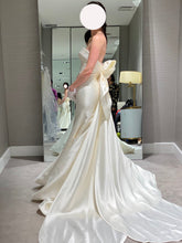 Load image into Gallery viewer, sareh nouri &#39;Peony&#39; wedding dress size-04 NEW
