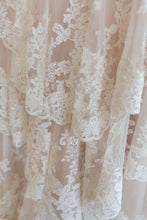 Load image into Gallery viewer, Allure Bridals &#39;9311&#39; wedding dress size-10 PREOWNED
