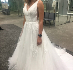 David's Bridal 'WG3877' wedding dress size-04 PREOWNED