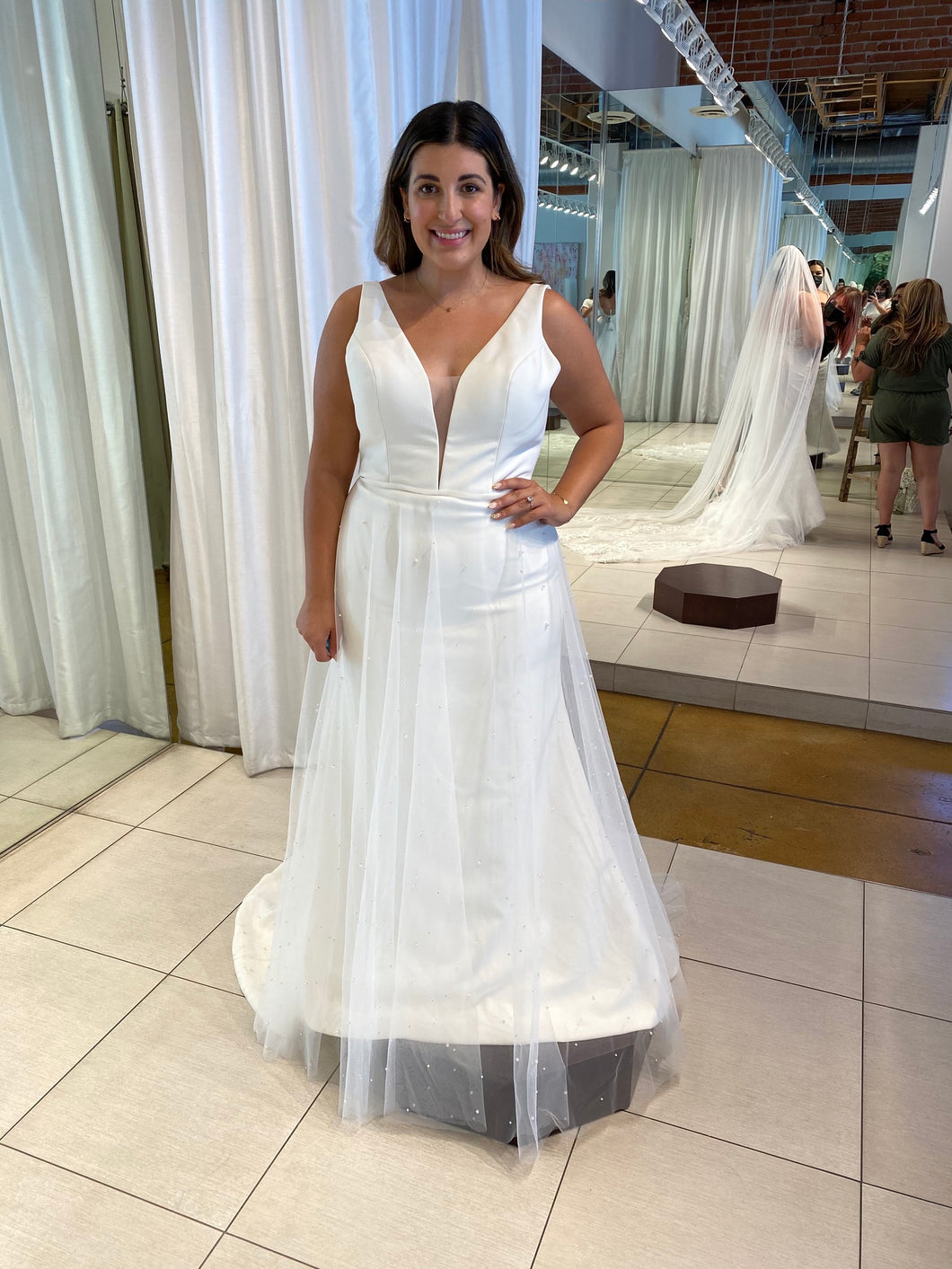 Madi Lane 'ML21020' wedding dress size-12 NEW