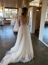 Load image into Gallery viewer, Maggie Sottero &#39;Charlene - 921105694&#39; wedding dress size-06 NEW
