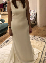 Load image into Gallery viewer, Watters &#39;Hyde&#39; size 4 new wedding dress front view on bride
