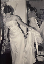 Load image into Gallery viewer, Adele Weschler &#39;unknown&#39; wedding dress size-08 PREOWNED
