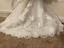 Load image into Gallery viewer, Pronovias &#39;Eclira&#39; wedding dress size-00 PREOWNED

