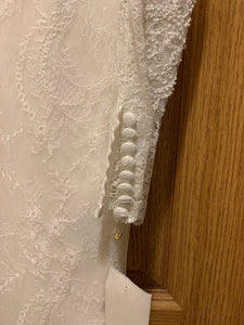 Vera Wang White 'Long Sleeve Lace Sheath' size 6 sample wedding dress view of sleeves