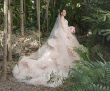 Load image into Gallery viewer, Monique Lhuillier &#39;Secret Garden Gown&#39; wedding dress size-08 PREOWNED
