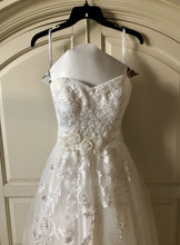 Load image into Gallery viewer, Sweetheart Flower Lace Dress
