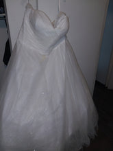 Load image into Gallery viewer, Morilee &#39;3245&#39; wedding dress size-32W PREOWNED
