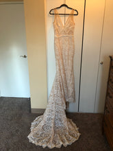 Load image into Gallery viewer, Made With Love &#39;Harlie&#39; wedding dress size-06 PREOWNED
