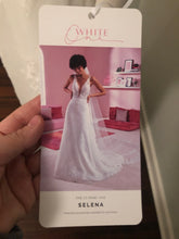 Load image into Gallery viewer, W1 &#39;Selena &#39; wedding dress size-10 NEW
