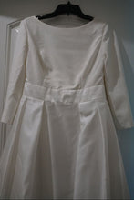 Load image into Gallery viewer, David&#39;s Bridal &#39;WG4005DB&#39; wedding dress size-10 PREOWNED
