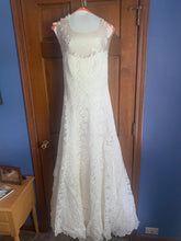 Load image into Gallery viewer, Romona Keveza &#39;L5133&#39; wedding dress size-10 PREOWNED
