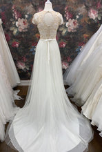 Load image into Gallery viewer, Justin Alexander &#39; 11025 &#39; wedding dress size-04 SAMPLE
