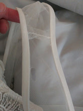 Load image into Gallery viewer, White by Vera Wang &#39;Macrame Lace Wedding Dress&#39; wedding dress size-18 SAMPLE
