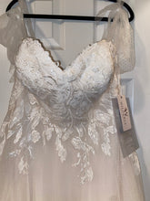 Load image into Gallery viewer, Allure Bridals &#39;WilF180&#39; wedding dress size-12 NEW
