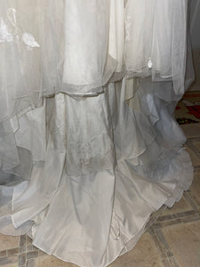 Galina Signature 'SWG820' wedding dress size-12 PREOWNED
