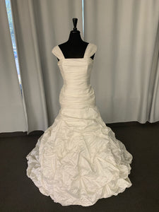 Customed Designed 'Elen Paumere Couture' wedding dress size-02 PREOWNED