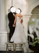 Load image into Gallery viewer, Hayley Paige &#39;STYLE 6958 CHARLES&#39; wedding dress size-04 PREOWNED

