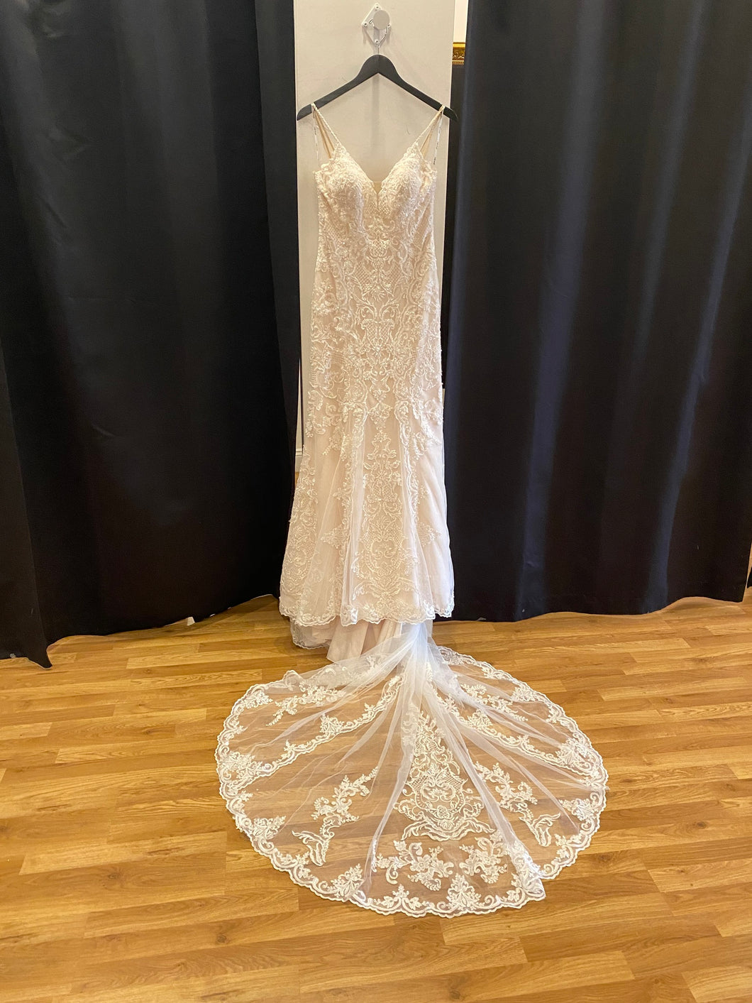 Stella York '6584' wedding dress size-08 SAMPLE