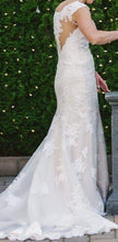 Load image into Gallery viewer, Stella York &#39;6249&#39; wedding dress size-06 PREOWNED
